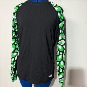 NWOT Northface swim top / rash guard